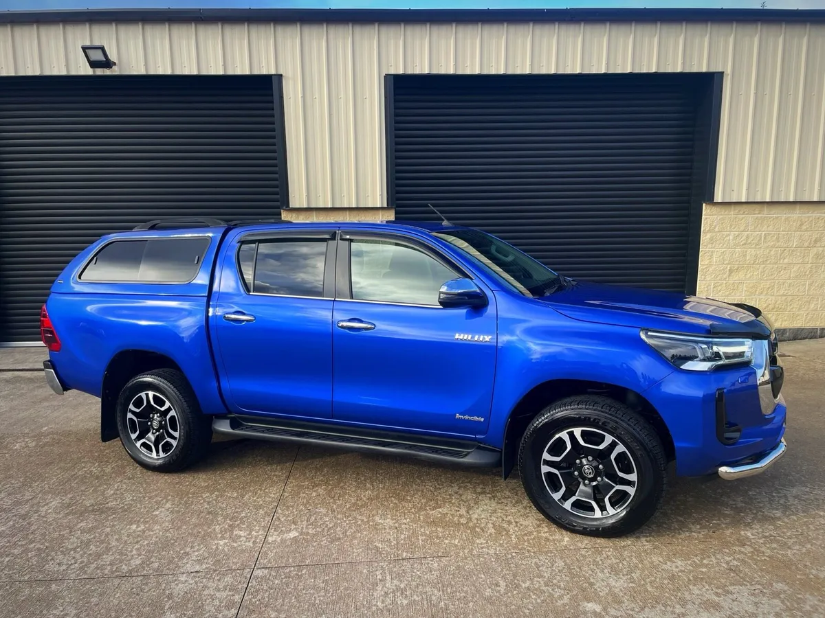 2021 TOYOTA HILUX 2.8 D4D INVINCIBLE AUTO - Image 2