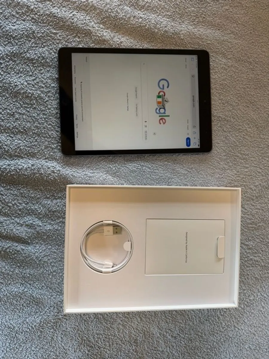 Apple iPad 7th generation 128gb - Image 1