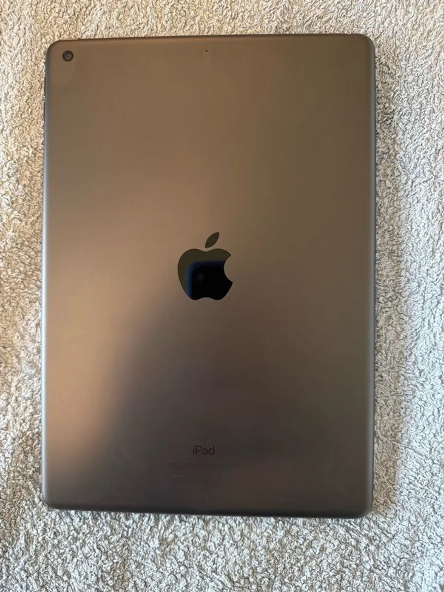 Apple iPad 7th generation 128gb - Image 2