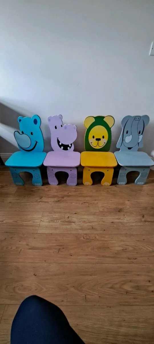 Kids chairs - Image 1