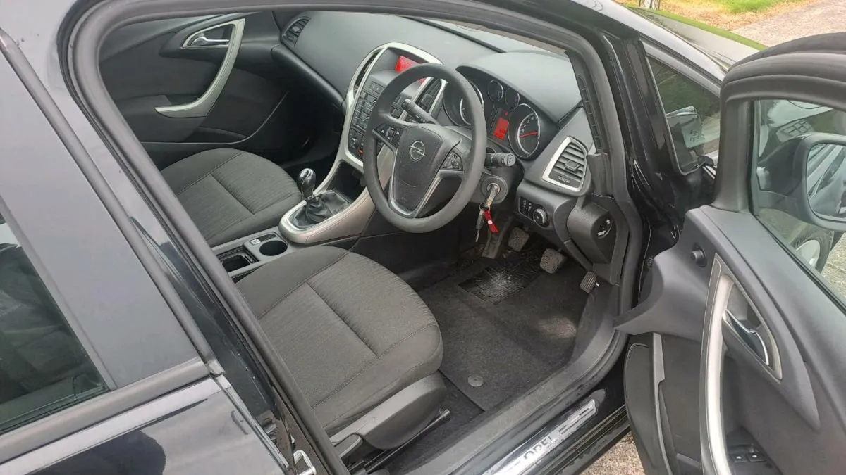 2011 Opel Astra 1.7cdti ~Taxed & Tested~Excellent - Image 3