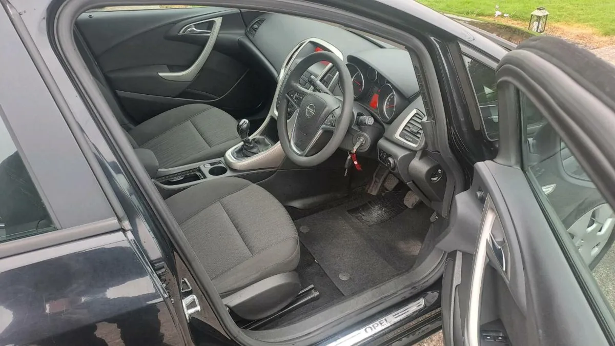 2011 Opel Astra 1.7cdti ~Taxed & Tested~Excellent - Image 4