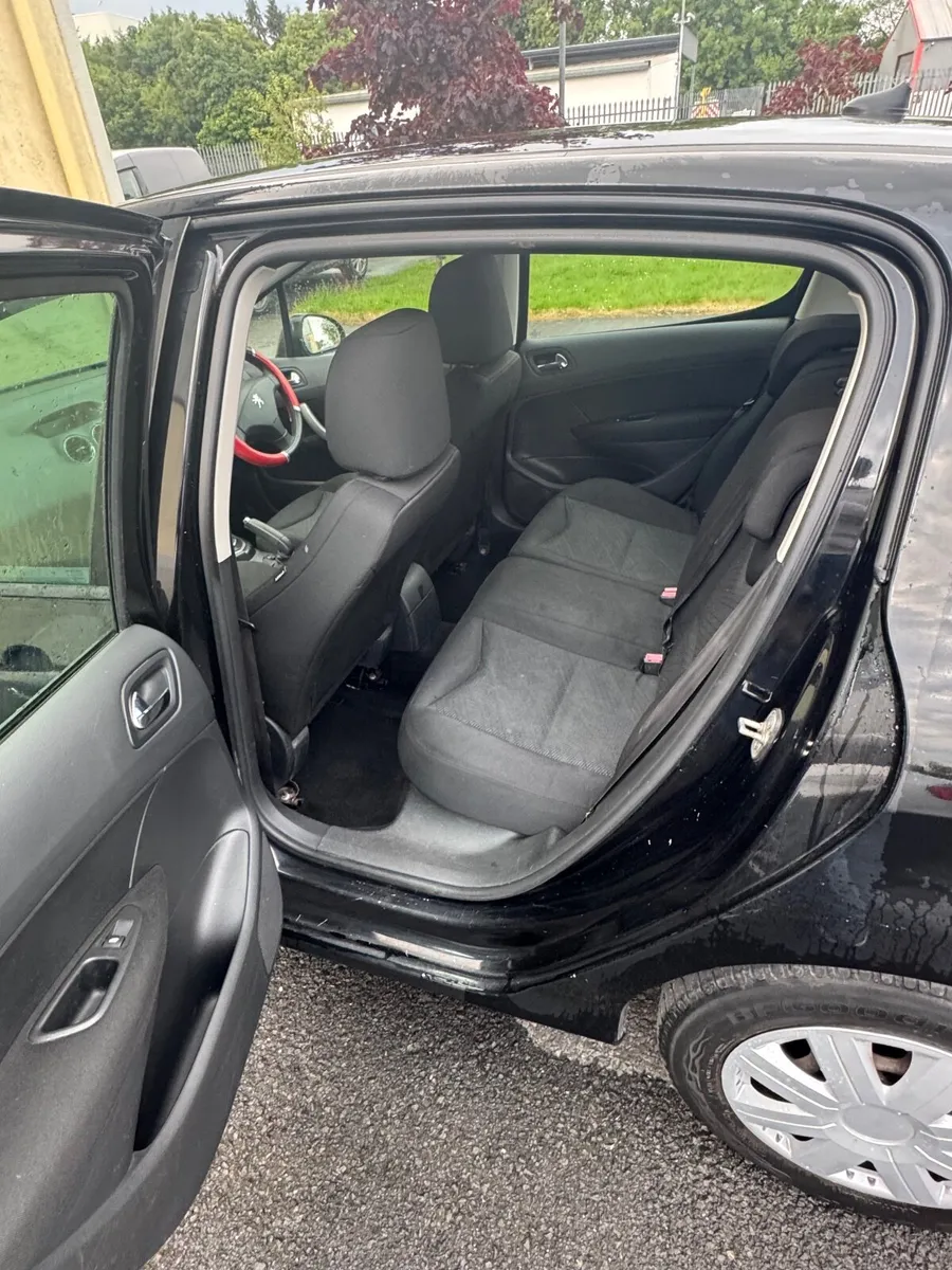 Peugeot 308 automatic - Image 4