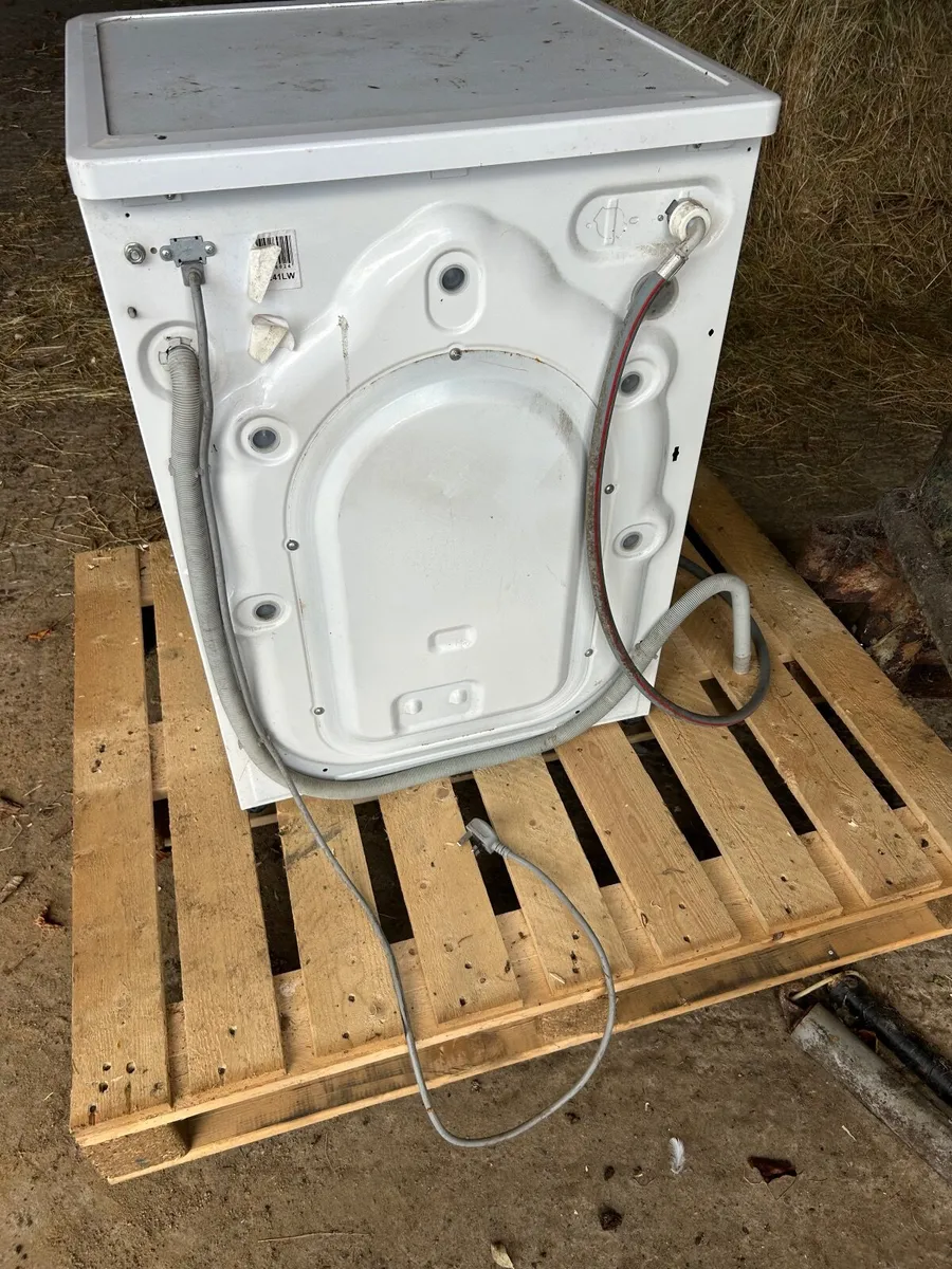 Washing machine - Image 1