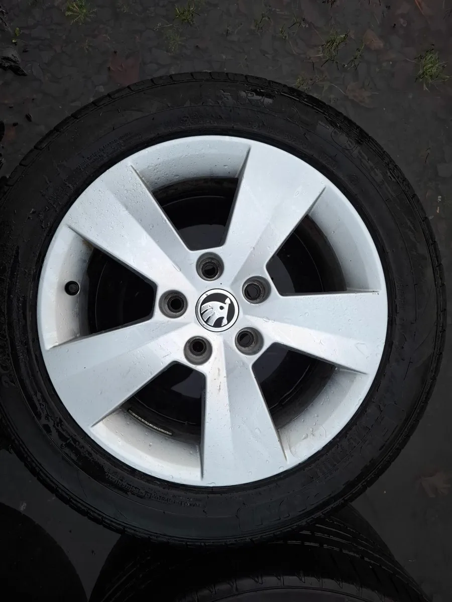 16" Skoda, Seat, Vw Alloys with tyres - Image 4