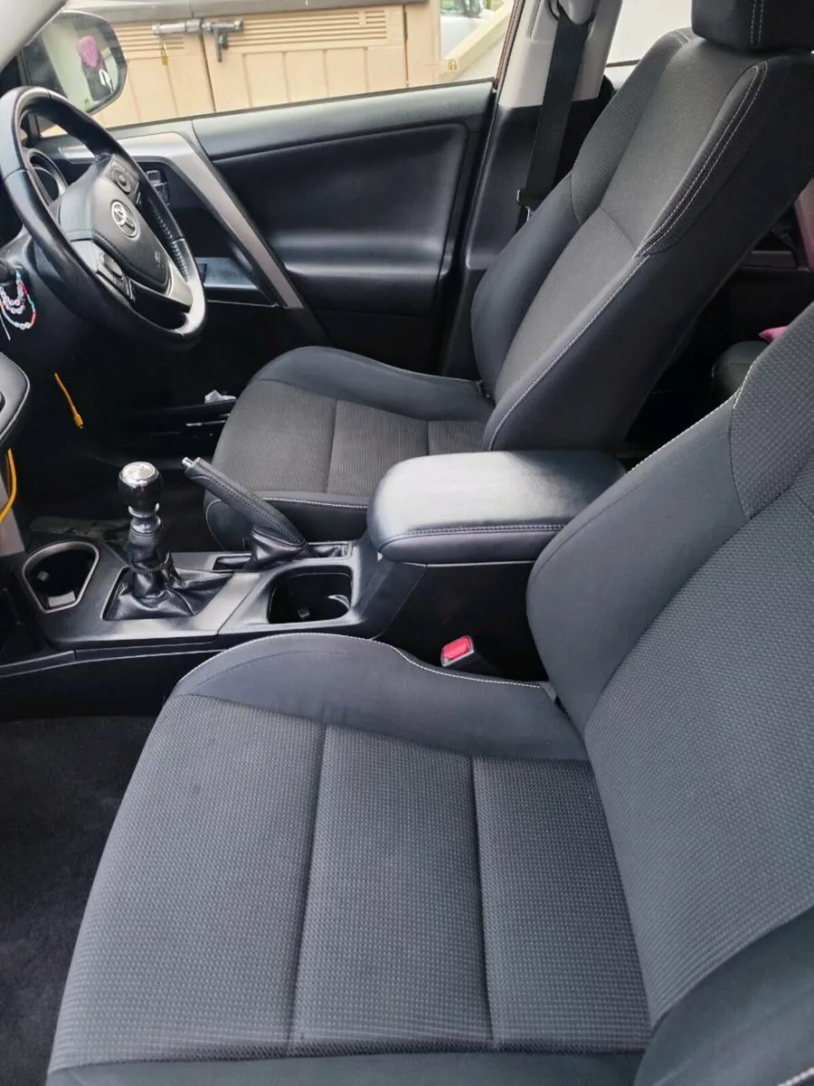 2016 Rav 4 2.0D-4D Luna good price drive it away - Image 2