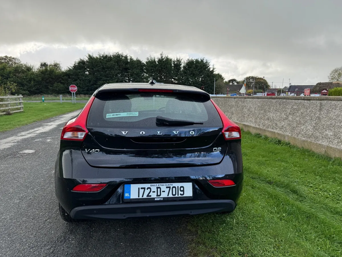 Volvo V40 2017 FRESH NCT, 2 KEYS,LOW MILEAGE - Image 4