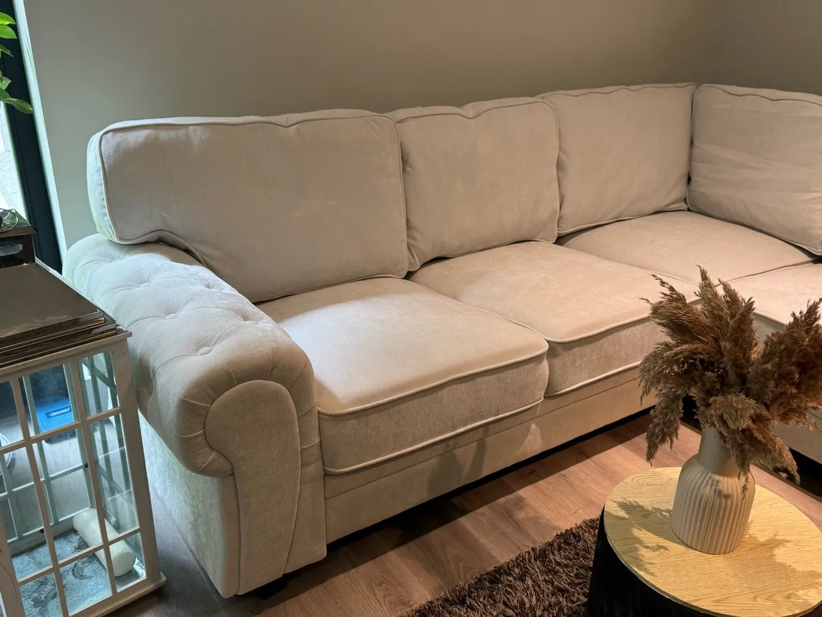 Never used hite corner suite - Image 3