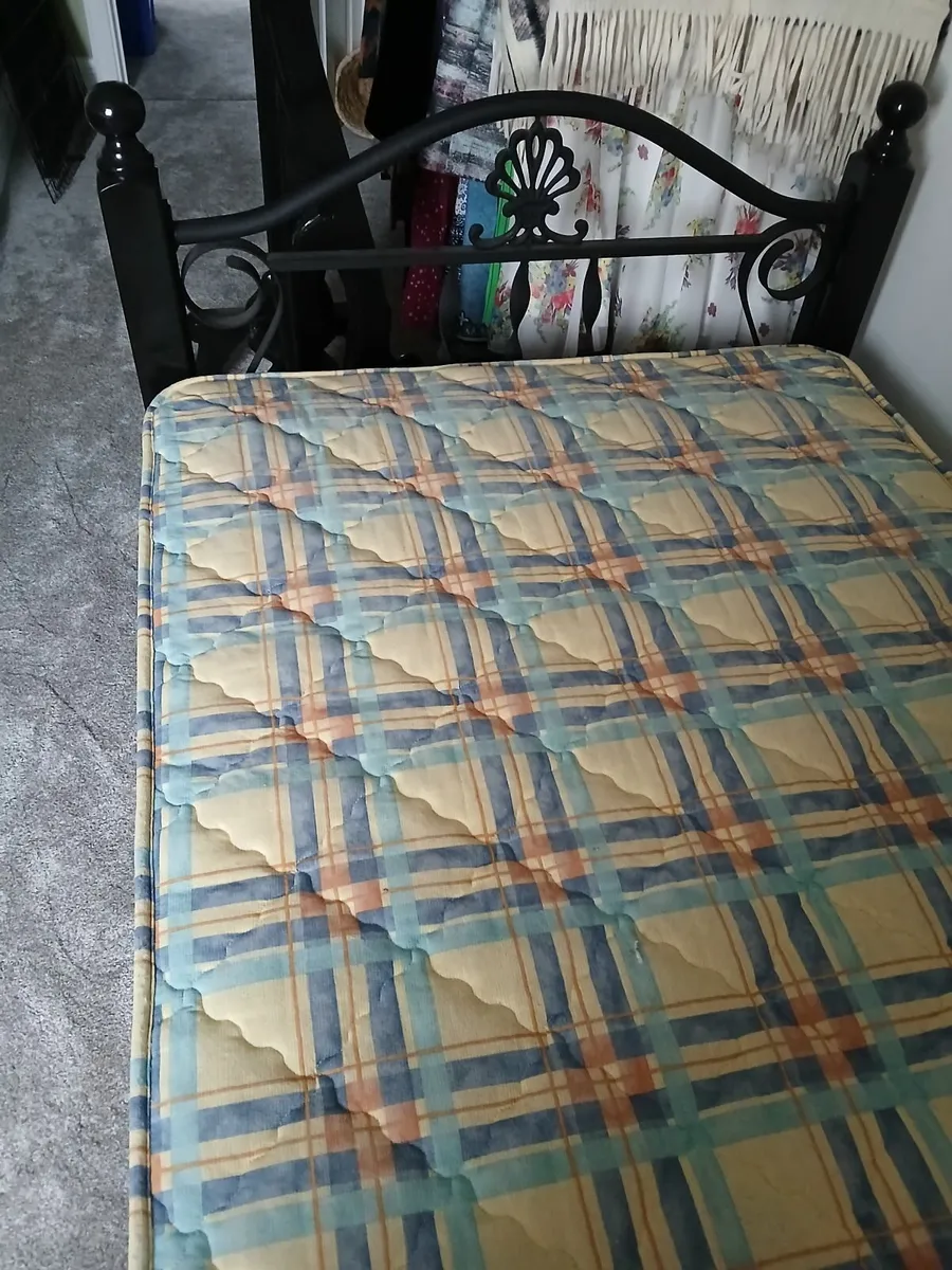 Single bed with mattress - Image 2