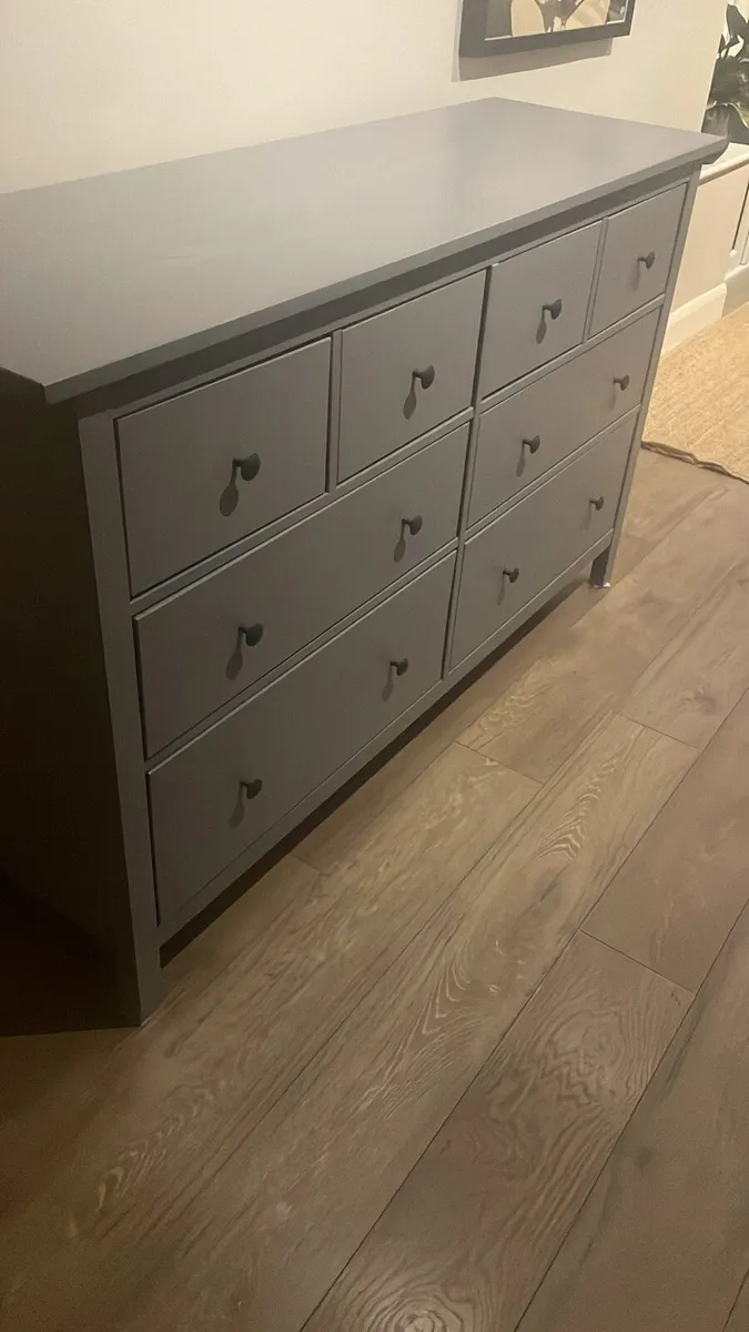 Chest of drawers - Image 1