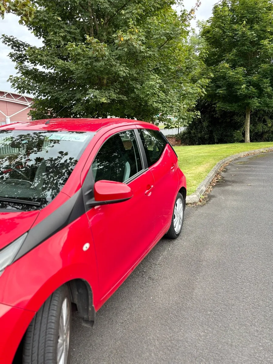 Toyota Aygo 2015 - Image 2