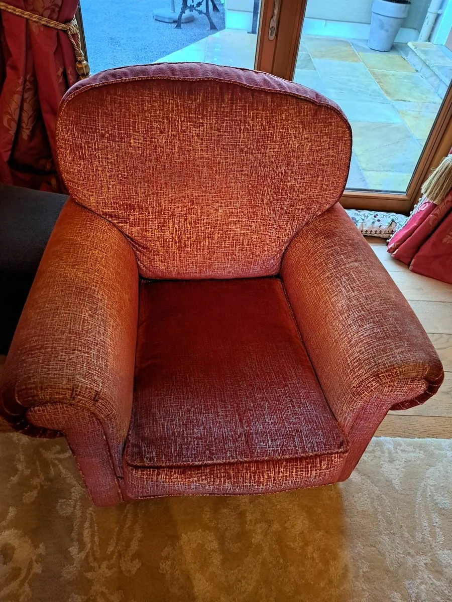 3 seater leather couch - Image 2