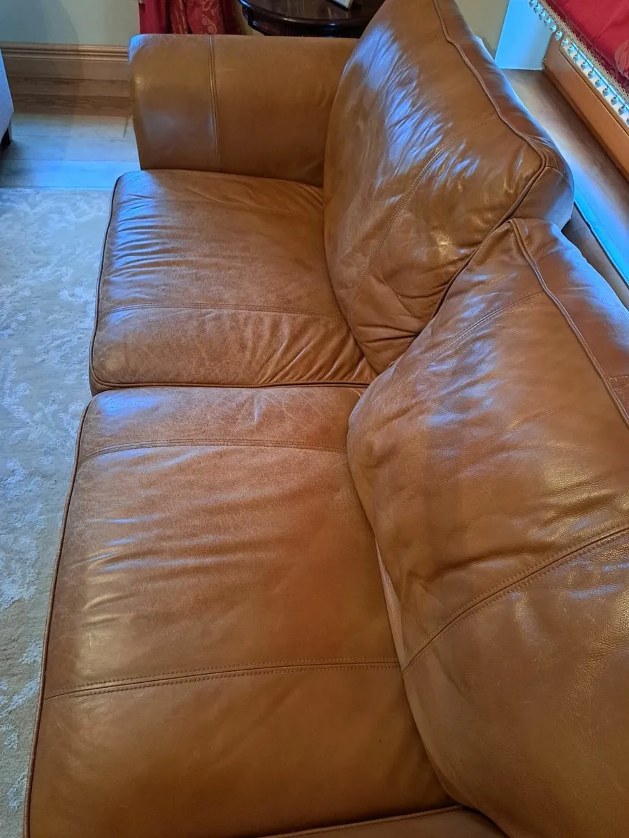 3 seater leather couch - Image 3