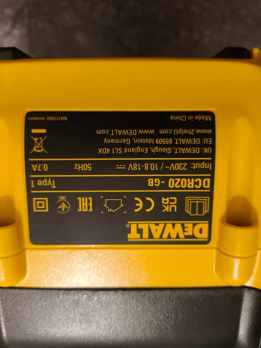 DeWalt Site Radio - Image 3