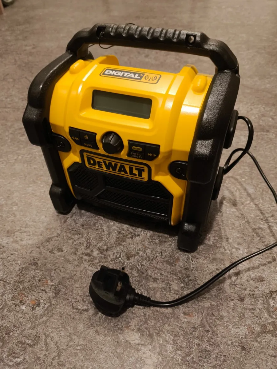DeWalt Site Radio - Image 1
