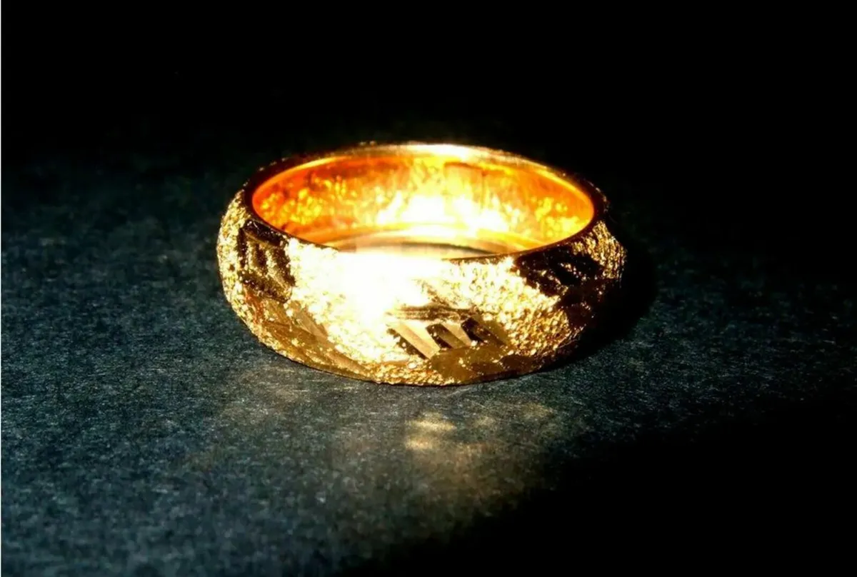 Vintage Hallmarked 9ct Gold Stardust Ring - Image 1