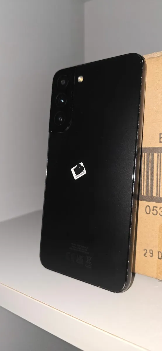 s22 Plus 5G 128GB black Unlocked - Image 3