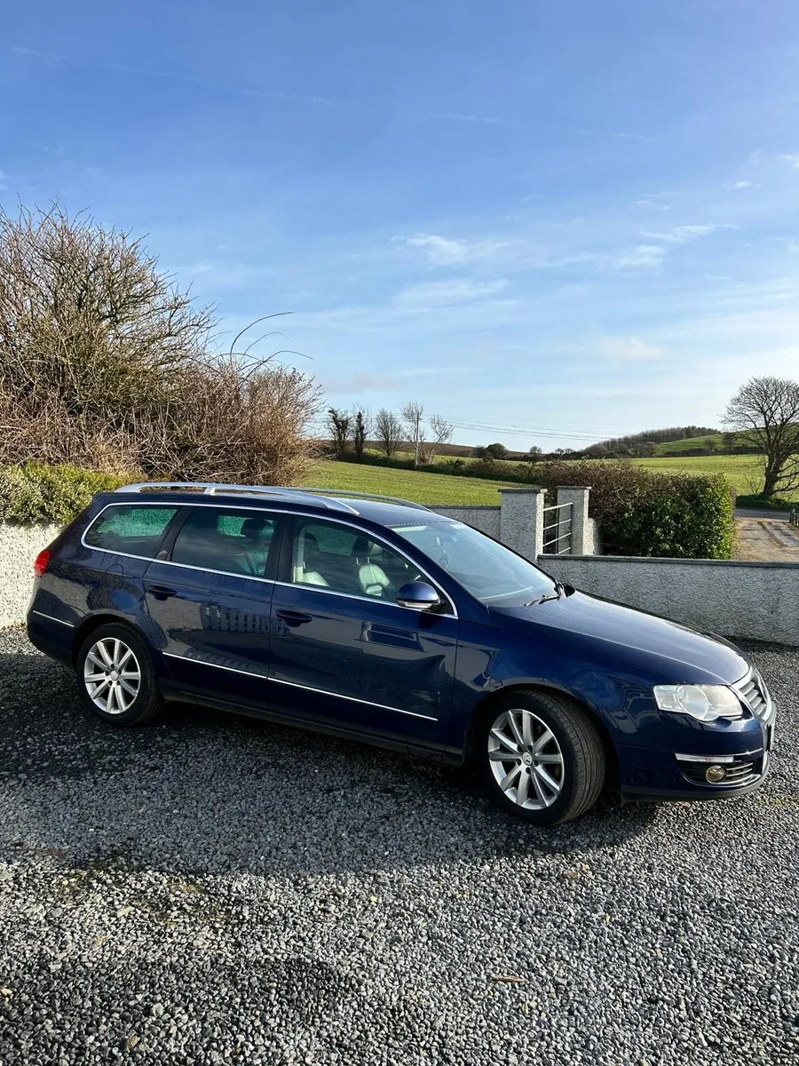 Volkswagen Passat 2010 - Image 3