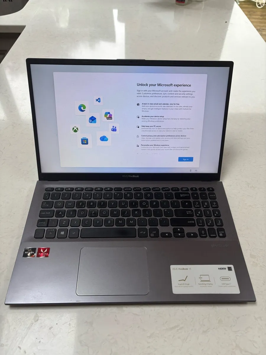 ASUS Vivobook 15 X512 - Image 3