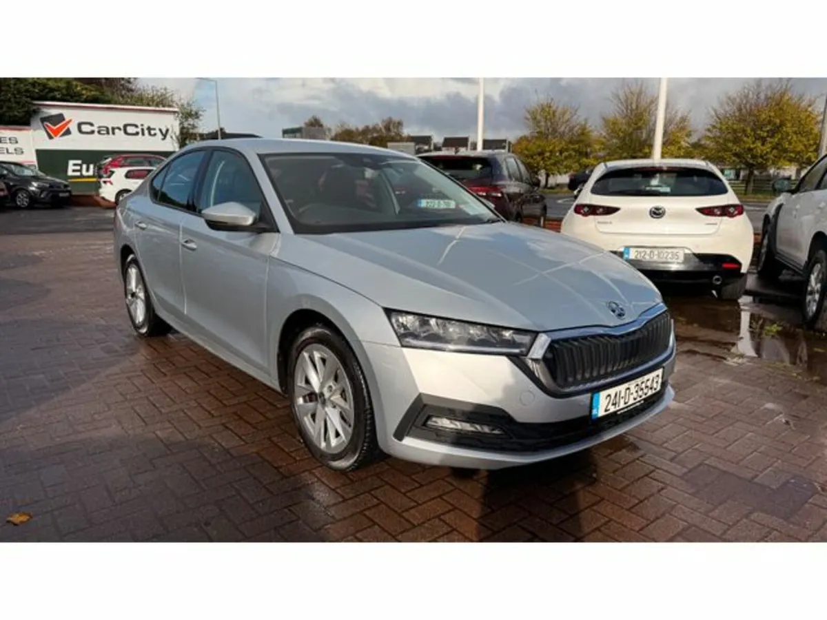 Skoda Octavia AMB 2.0tdi 115HP 5DR - Image 1