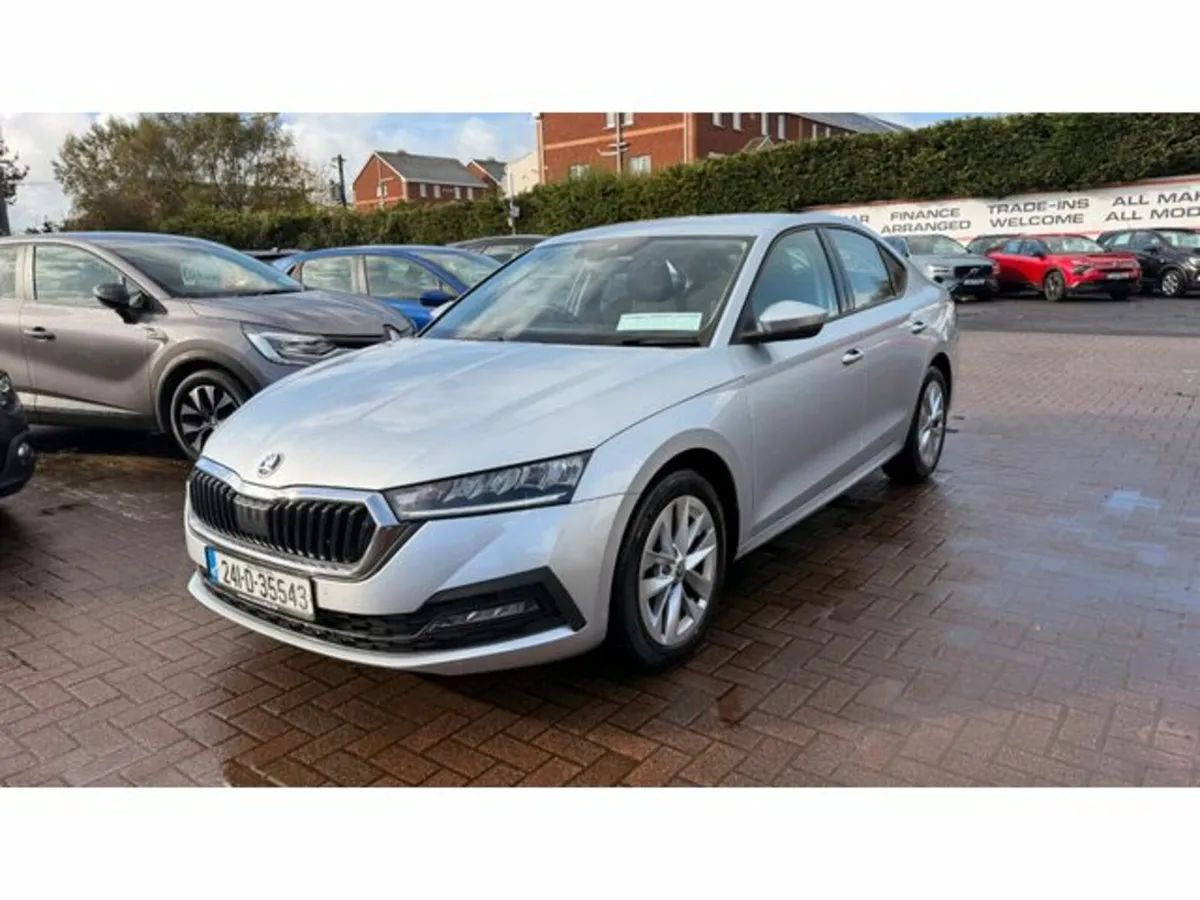 Skoda Octavia AMB 2.0tdi 115HP 5DR - Image 2
