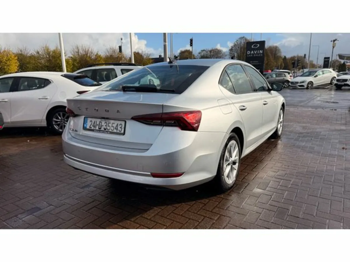 Skoda Octavia AMB 2.0tdi 115HP 5DR - Image 4