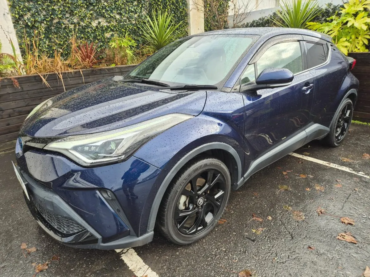 Toyota C-HR 1.8 HYBRID / SOL G-PACK NERO EDITION / - Image 1
