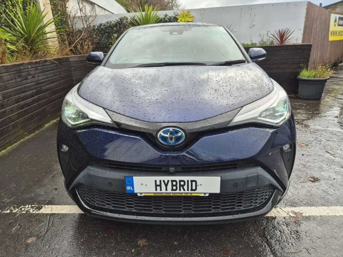 Toyota C-HR 1.8 HYBRID / SOL G-PACK NERO EDITION / - Image 4