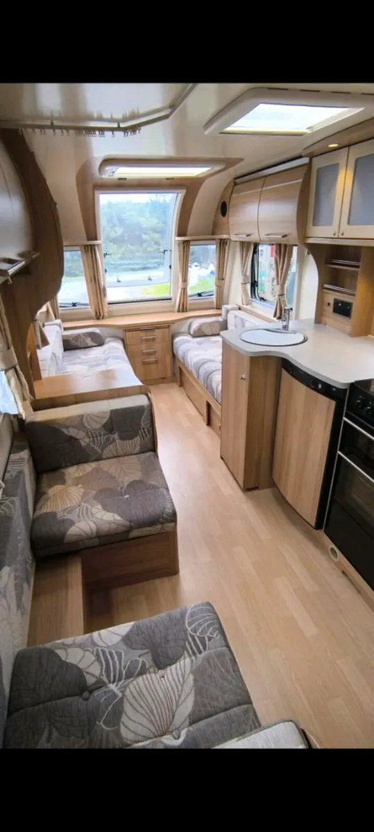 Caravan - Image 1