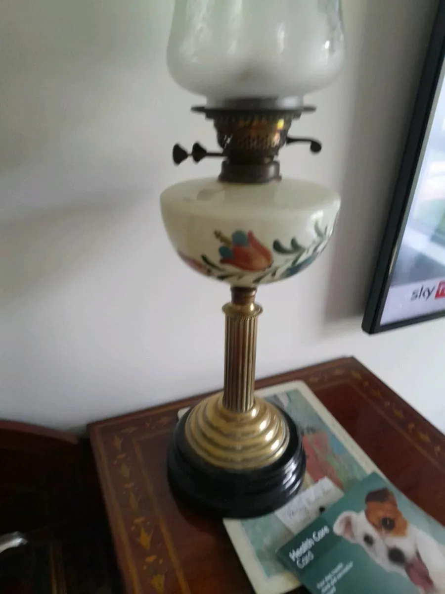 Old oil lamp - Image 3