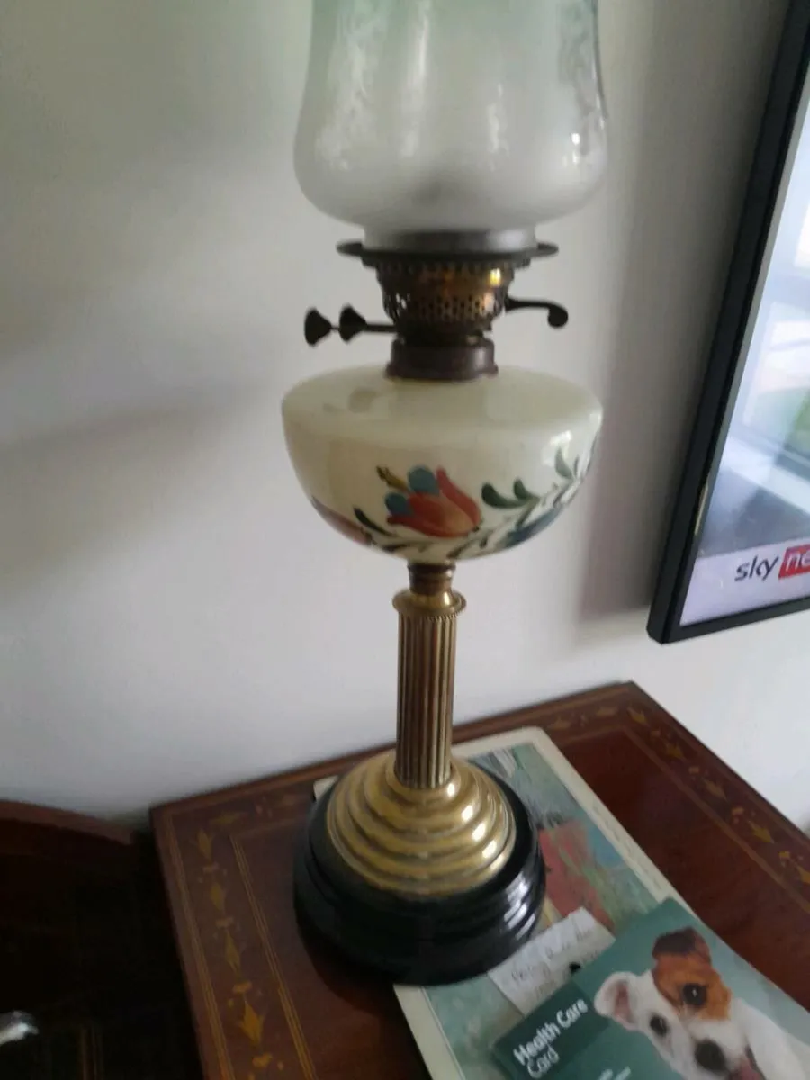 Old oil lamp - Image 4
