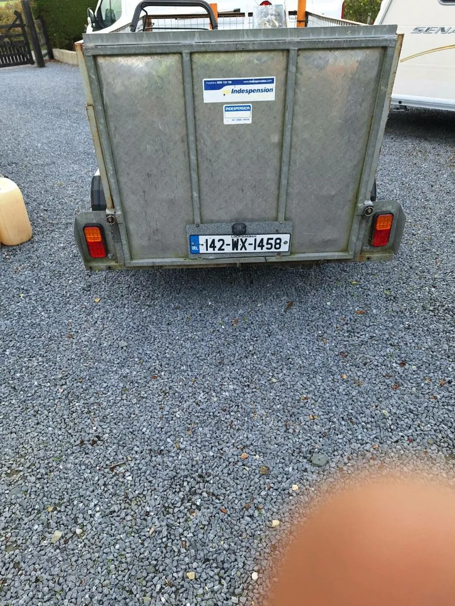 Trailer - Image 1