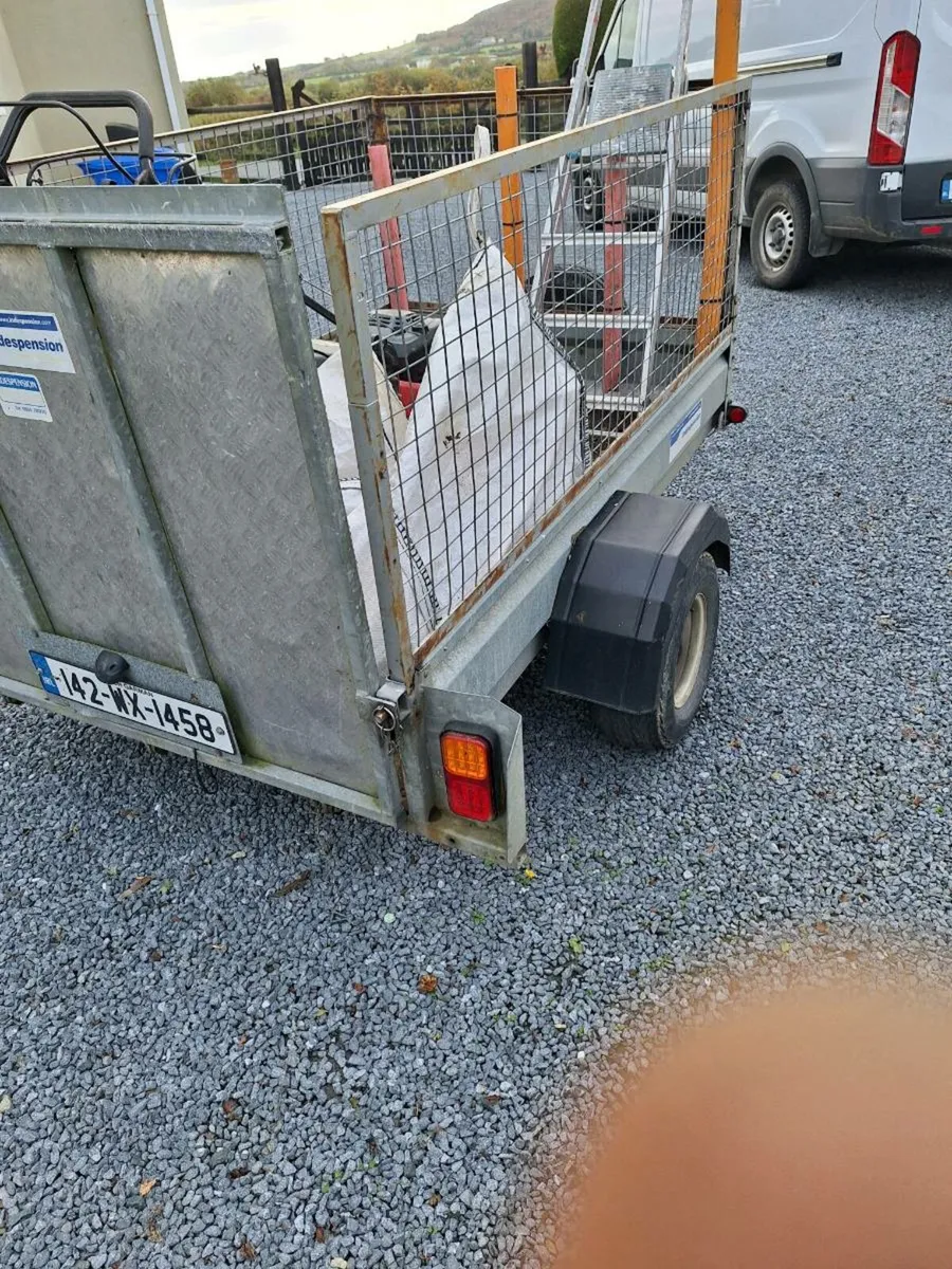 Trailer - Image 2