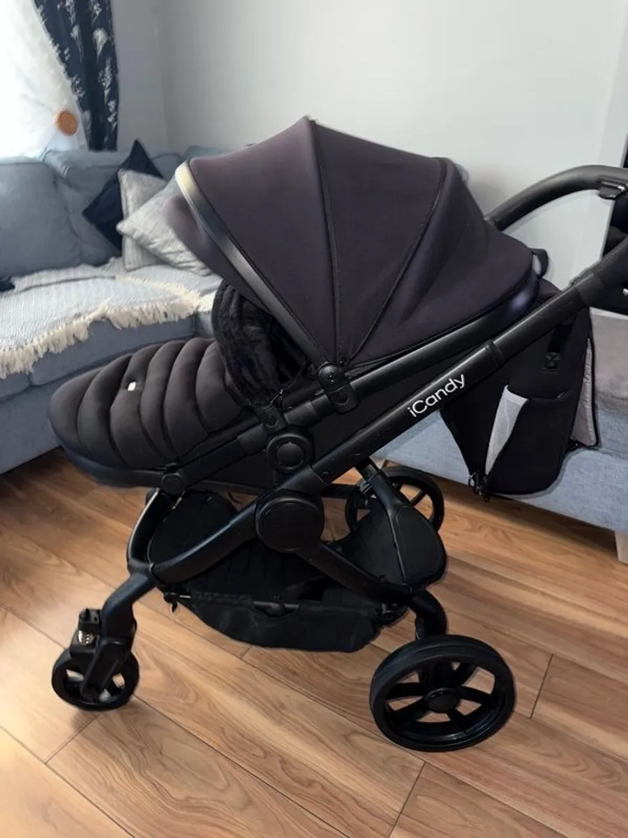 Icandy peach 7 travel system black - Image 1