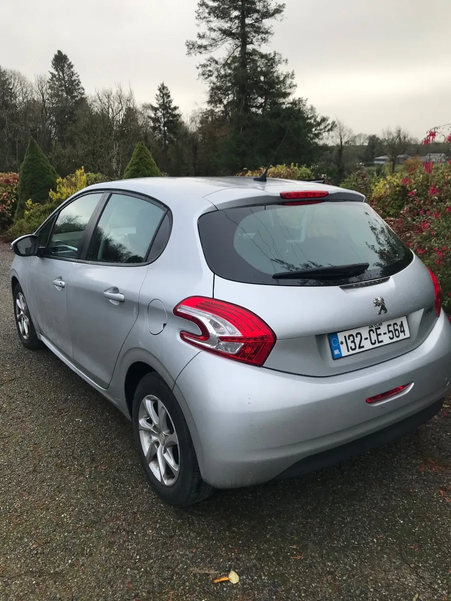 Peugeot 208 2013 - Image 2
