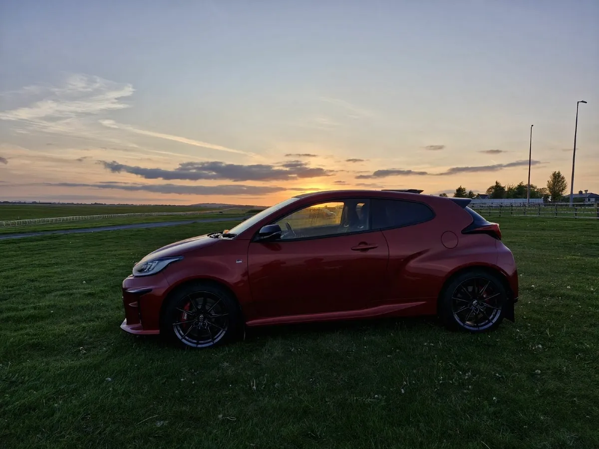 Toyota Yaris 2022 - Image 2