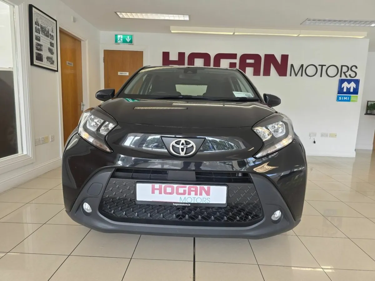 Toyota Aygo X 1.0 Petrol 4DR * Best Spec * - Image 2