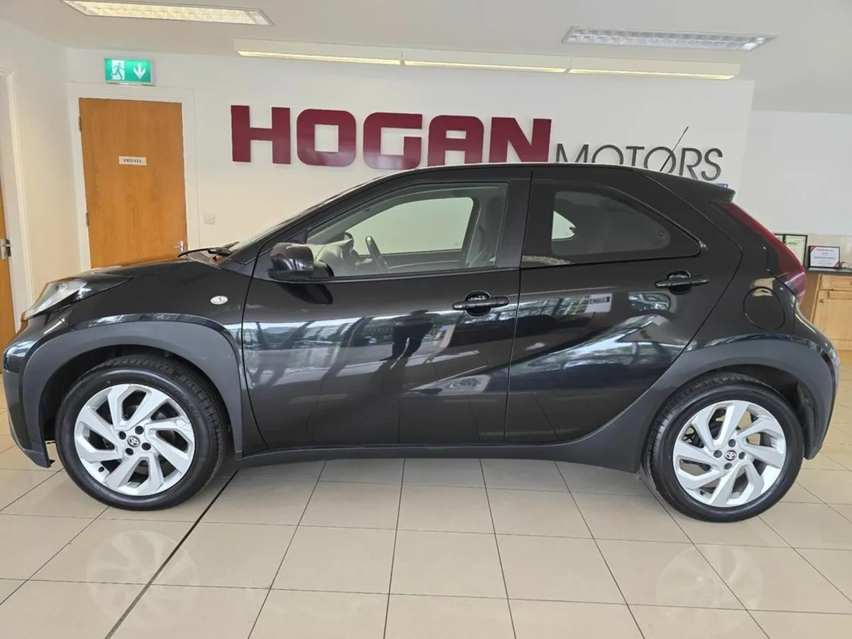 Toyota Aygo X 1.0 Petrol 4DR * Best Spec * - Image 4