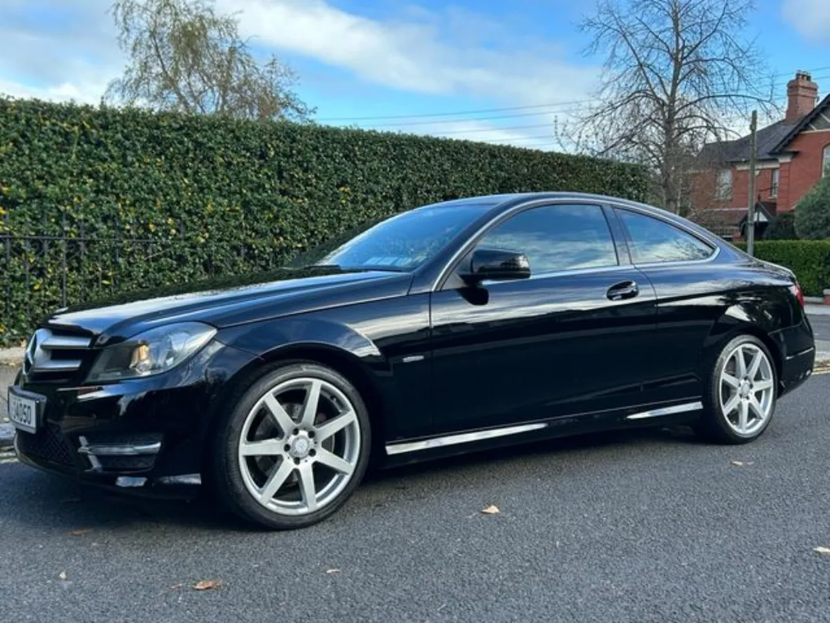 Mercedes-Benz C-Class C220 CDI - AMG LINE - IMMACU - Image 3