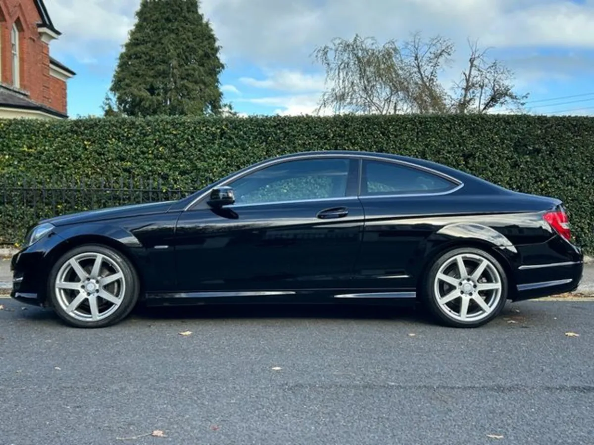 Mercedes-Benz C-Class C220 CDI - AMG LINE - IMMACU - Image 4