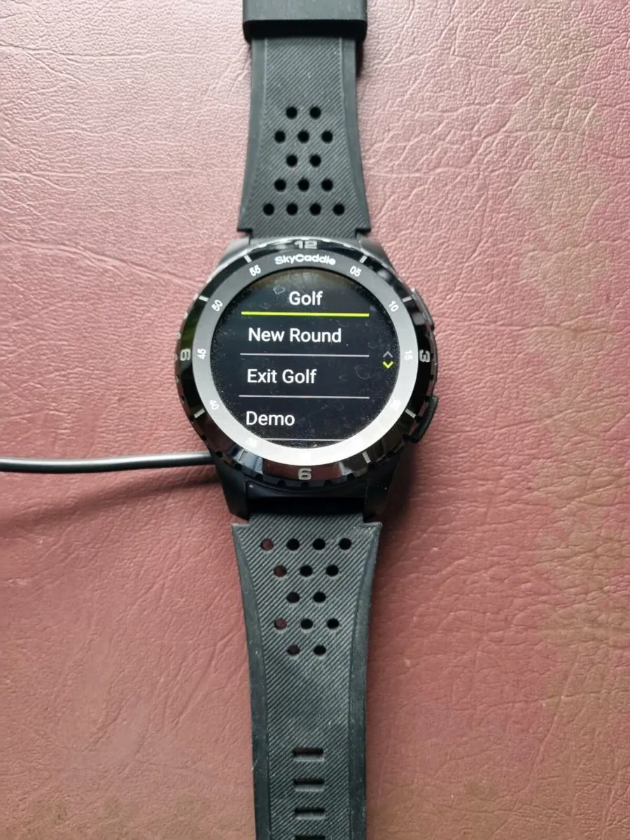 SkyCaddie LX5 gps golf smartwatch - Image 4
