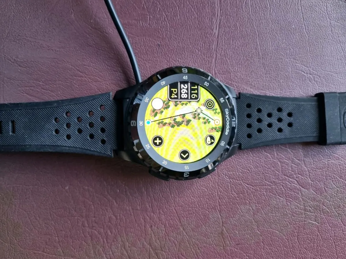 SkyCaddie LX5 gps golf smartwatch - Image 1