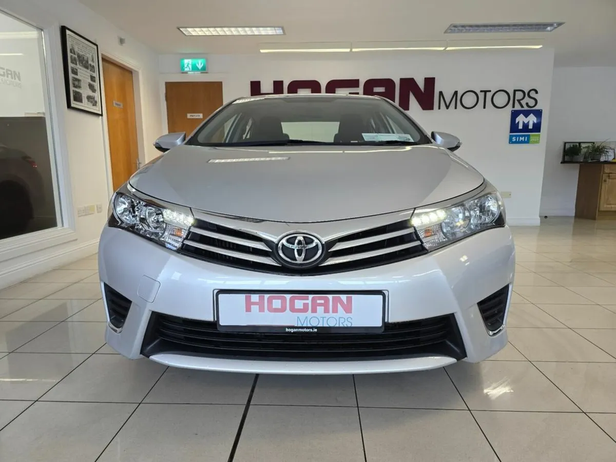 Toyota Corolla 1.4 D4D Terra 4DR Saloon - Image 2