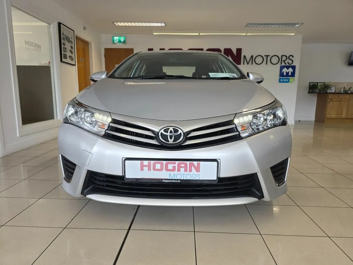 Toyota Corolla 1.4D Terra 4DR Saloon - Image 2