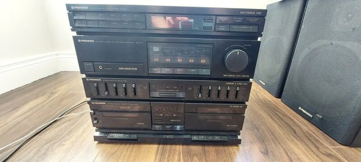 Vintage Pioneer stereo with CD player and turntable - Image 1