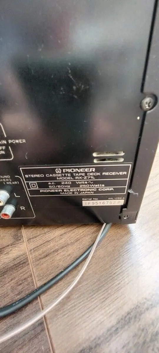 Vintage Pioneer stereo with CD player and turntable - Image 2