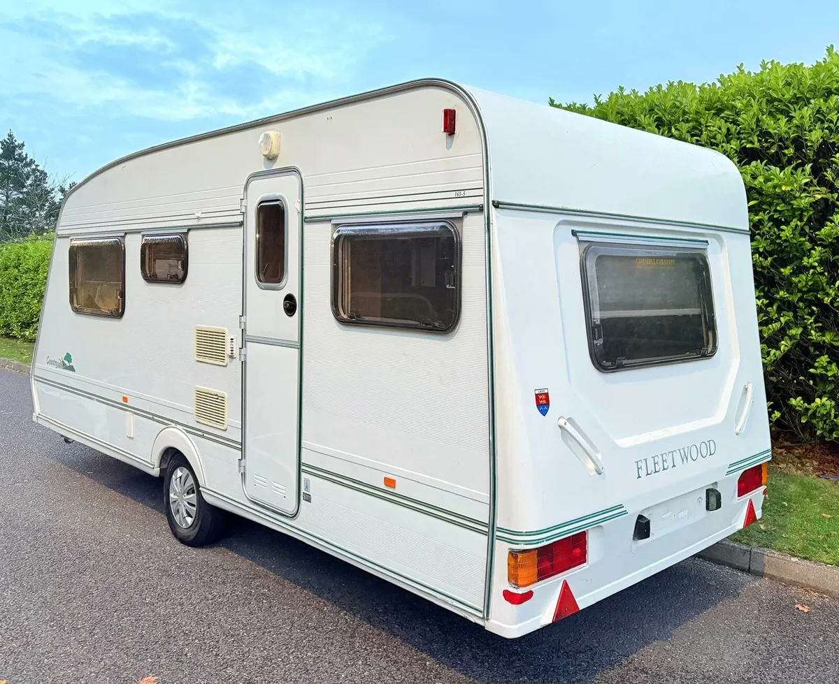 5/6 berth fleetwood caravan - Image 3