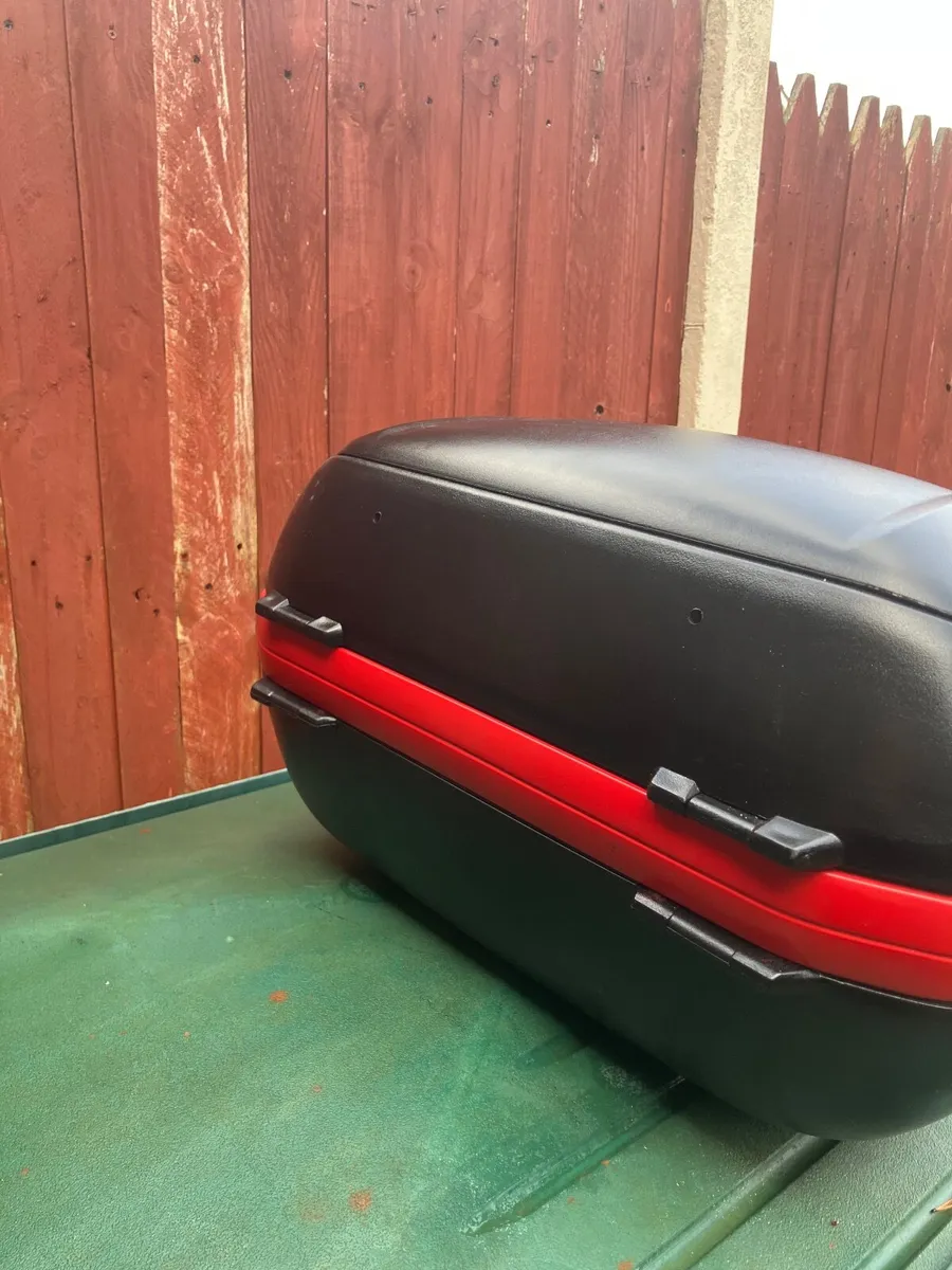 Givi V46 Top Box - Image 2