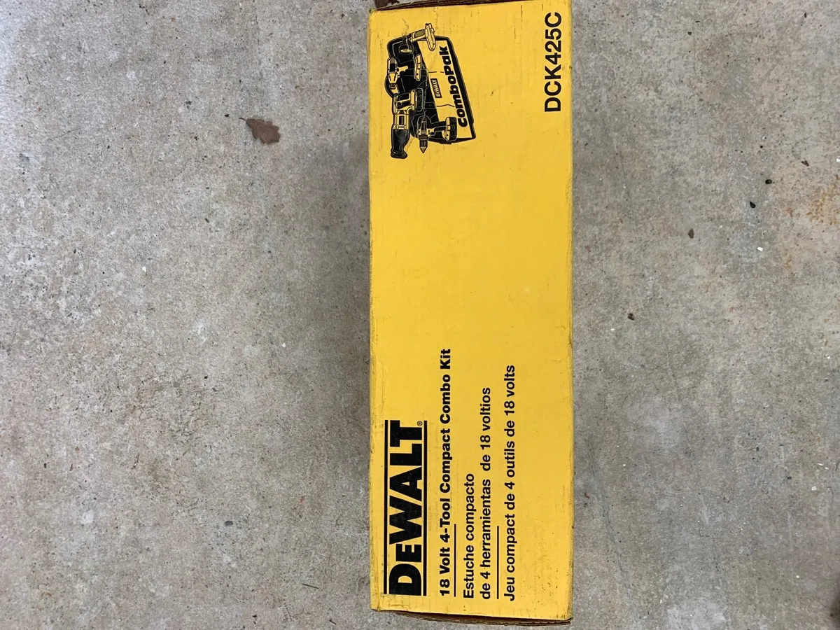 DeWalt  4 piece Combo kit - Image 4