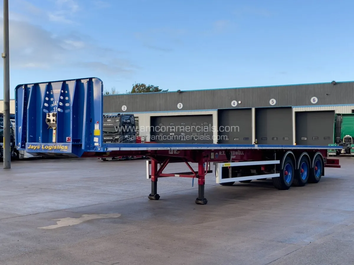 2021 SDC TRI AXLE FLAT BED TRAILER - Image 3